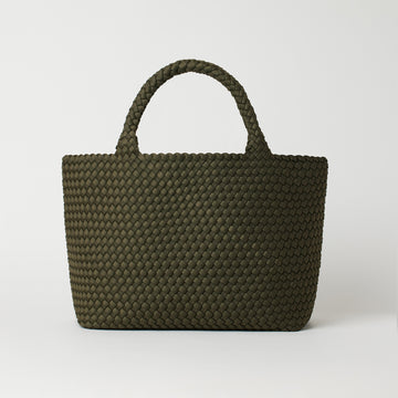 Andreina Bags Siempre tote bag in army green colour. Large size yet lightweight. Handmade, interlaced material, synthetic material, water resistant, machine washable. Designed in Sydney, Australia.