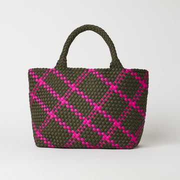 Andreina Bags Siempre tote bag in army green colour with magenta pink criss cross stripes. Colour name is Army Pink. Large size yet lightweight. Handmade, interlaced material, synthetic material, water resistant, machine washable. Designed in Sydney, Australia.