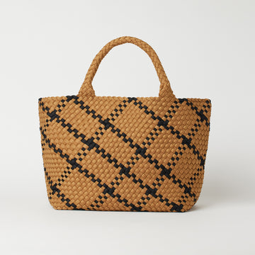 Andreina Bags Siempre tote bag in mustard colour with black criss cross stripes. Colour name is ginger. Large size yet lightweight. Handmade, interlaced material, synthetic material, water resistant, machine washable. Designed in Sydney, Australia.